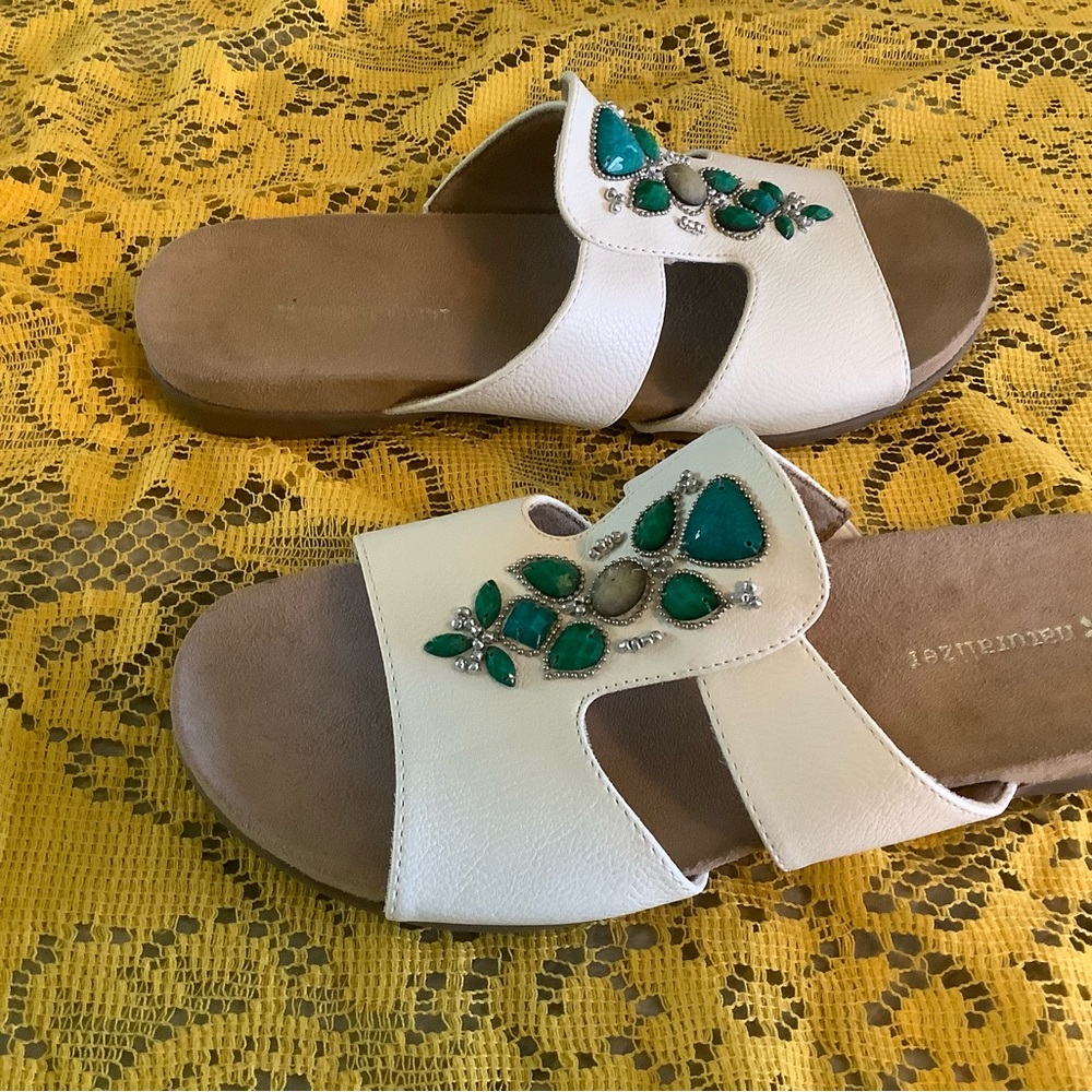 Naturalized white sandals size 9M - Picture 3 of 7